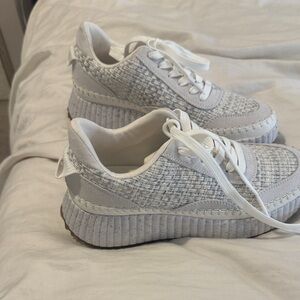 Universal Thread White Knit Platform Lace-Up Sneakers